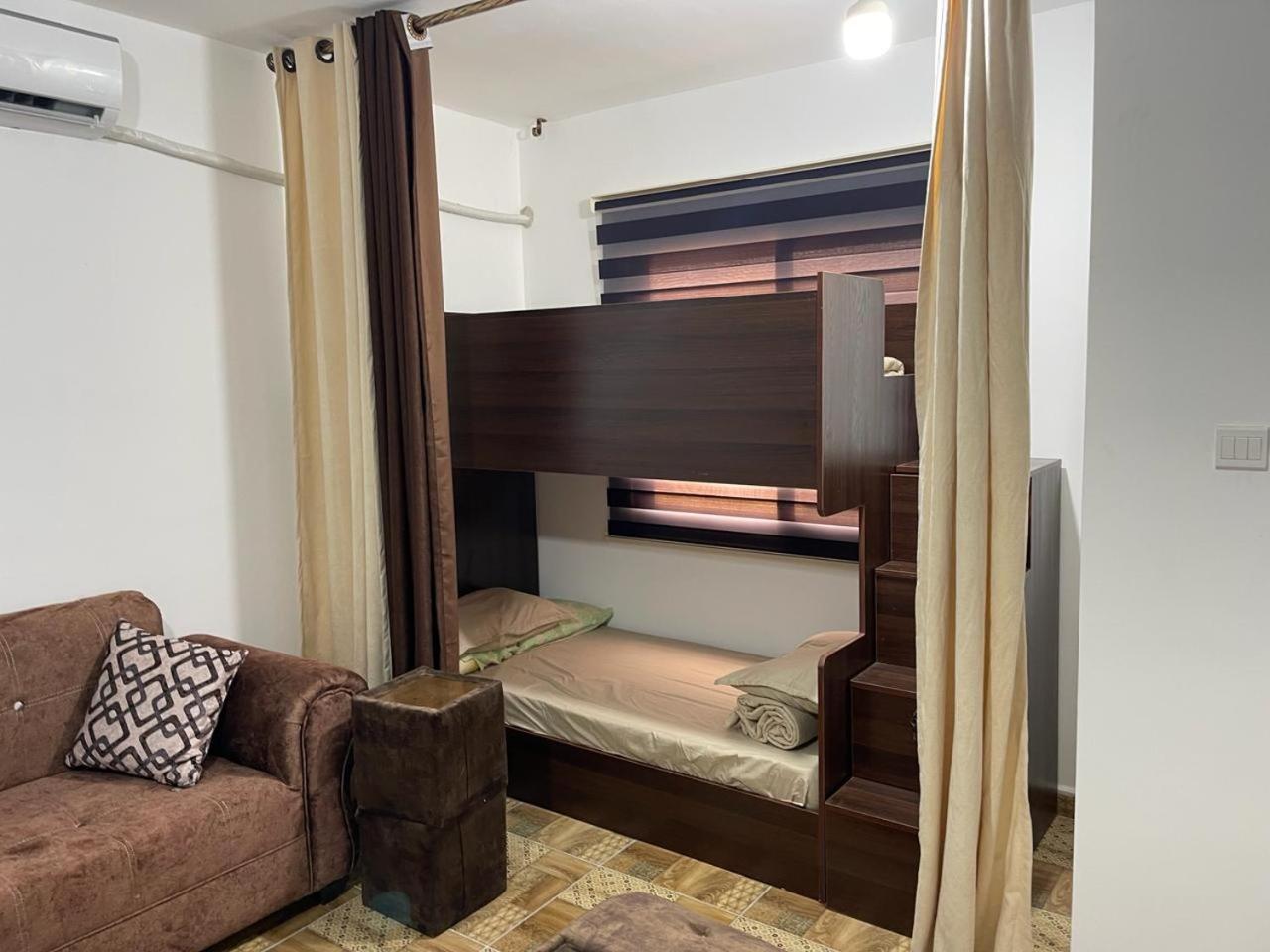 Pizza Street Hostel Акаба Екстер'єр фото